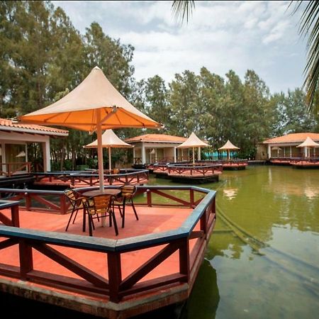 Ocean Spray Hotel Kalapettai Luaran gambar