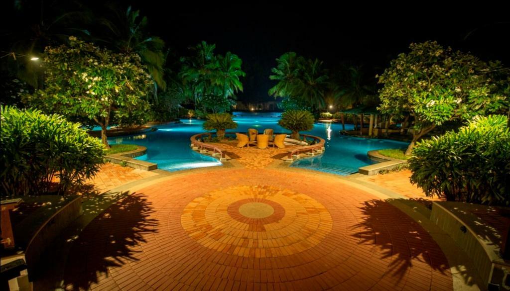 Ocean Spray Hotel Kalapettai Luaran gambar
