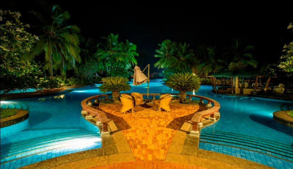 Ocean Spray Hotel Kalapettai Luaran gambar