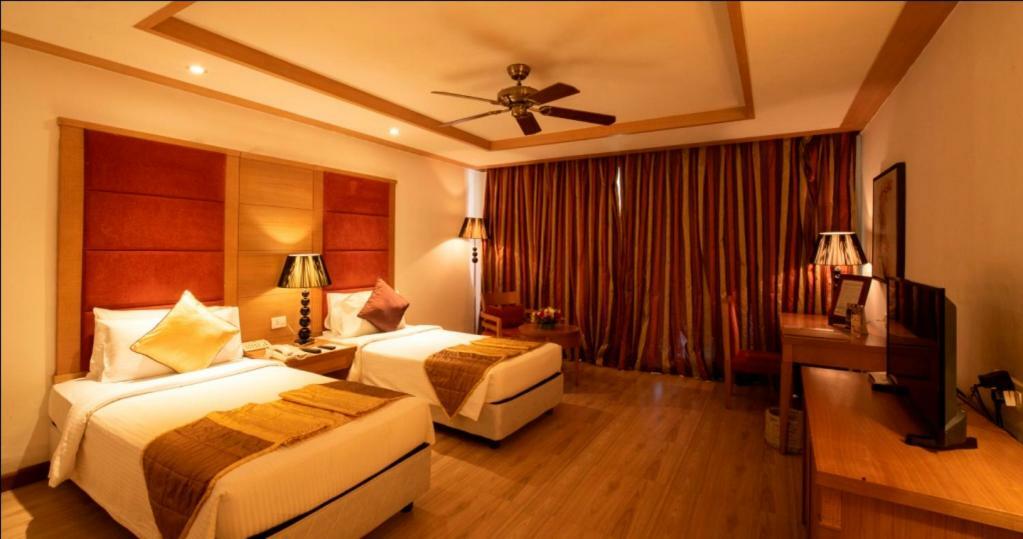 Ocean Spray Hotel Kalapettai Luaran gambar
