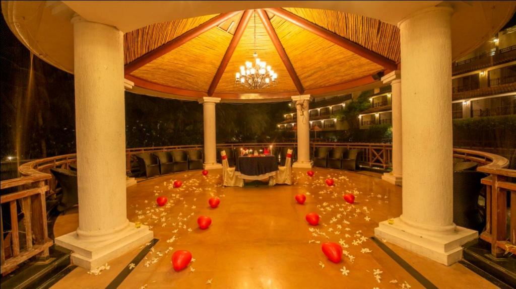 Ocean Spray Hotel Kalapettai Luaran gambar