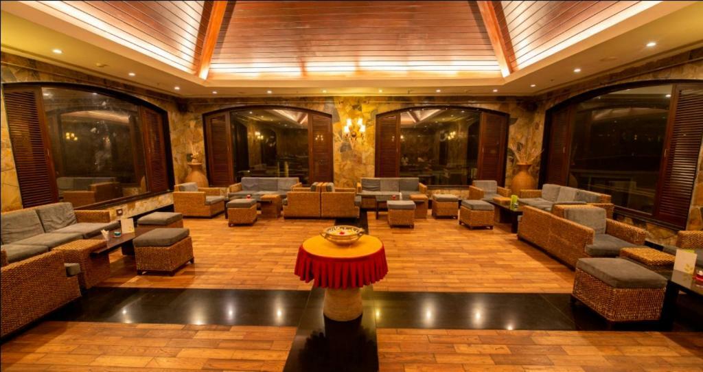Ocean Spray Hotel Kalapettai Luaran gambar