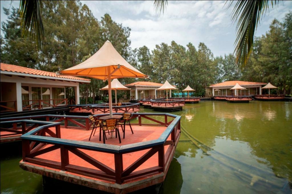 Ocean Spray Hotel Kalapettai Luaran gambar