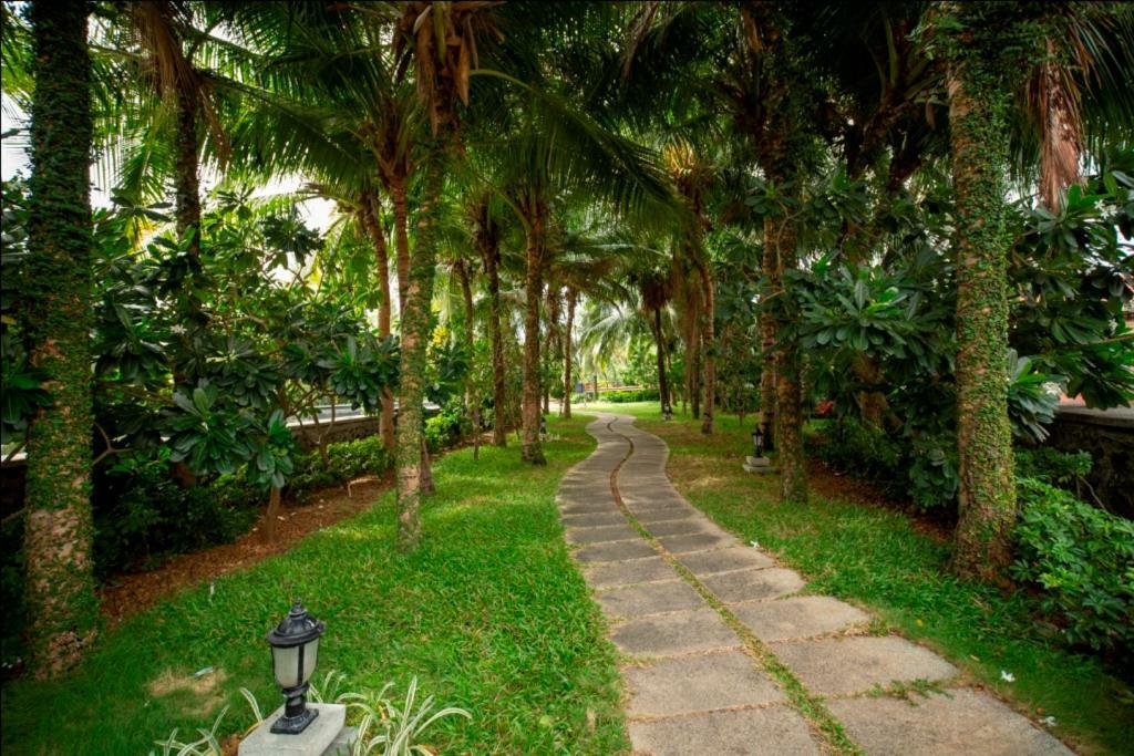 Ocean Spray Hotel Kalapettai Luaran gambar