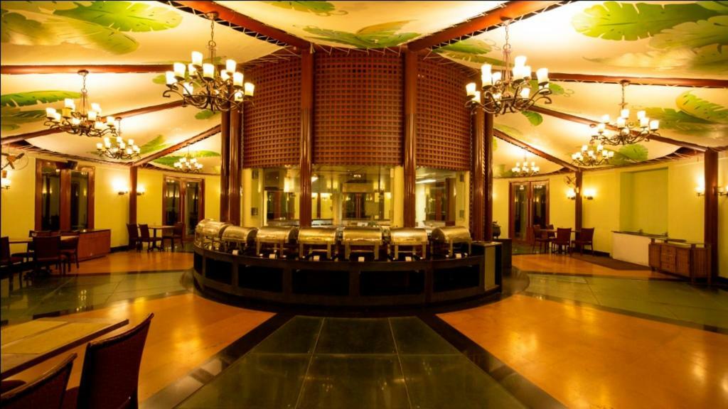 Ocean Spray Hotel Kalapettai Luaran gambar