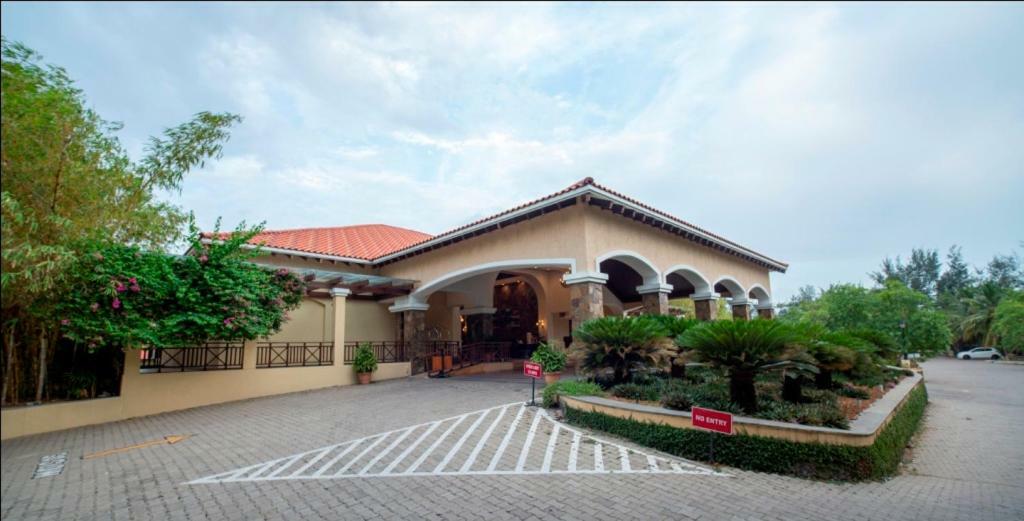 Ocean Spray Hotel Kalapettai Luaran gambar