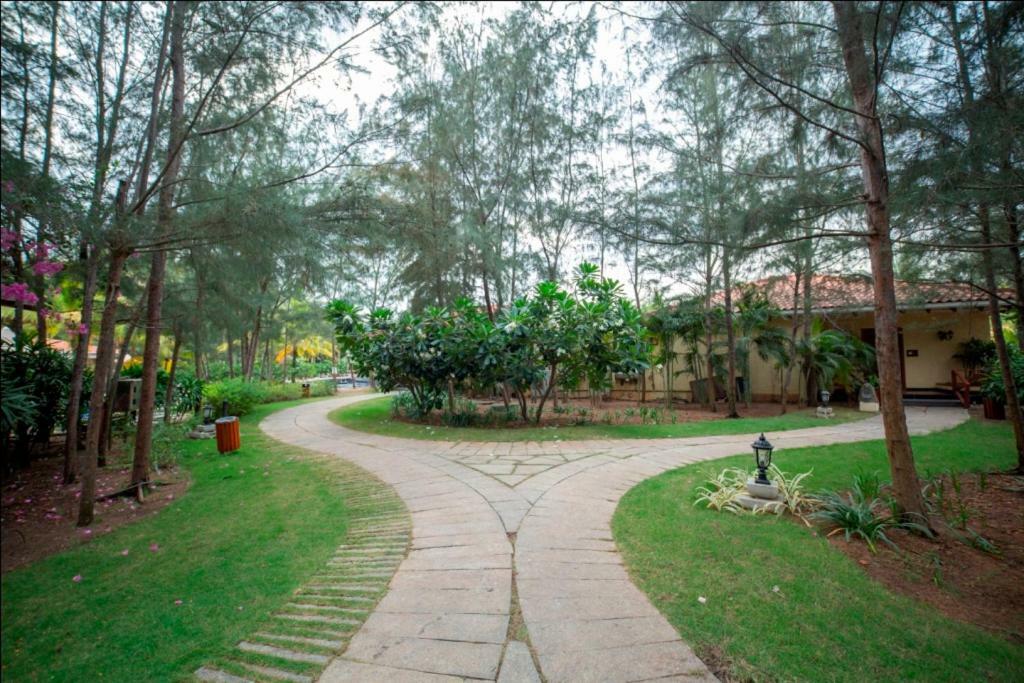 Ocean Spray Hotel Kalapettai Luaran gambar