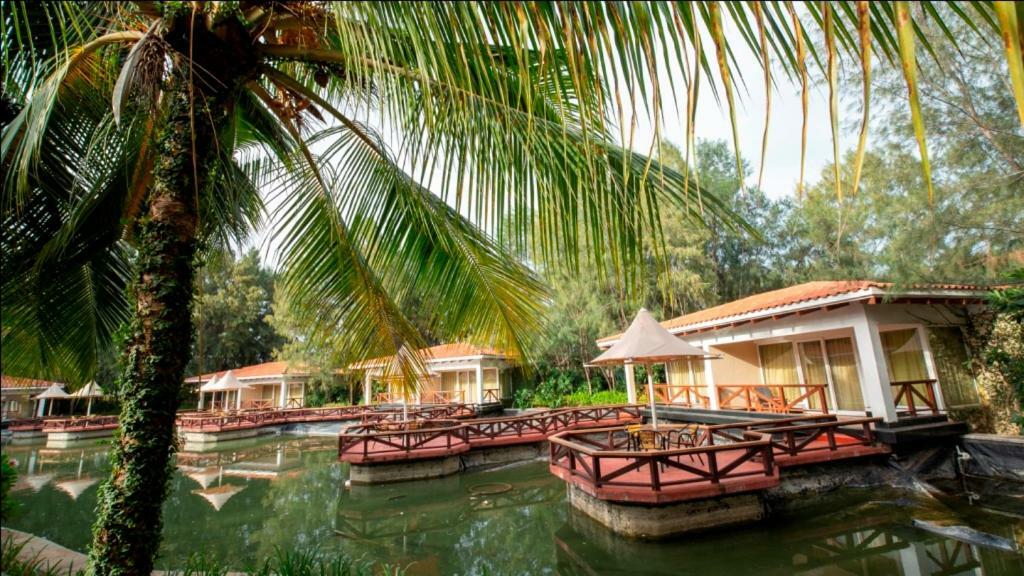 Ocean Spray Hotel Kalapettai Luaran gambar