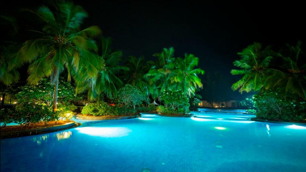 Ocean Spray Hotel Kalapettai Luaran gambar