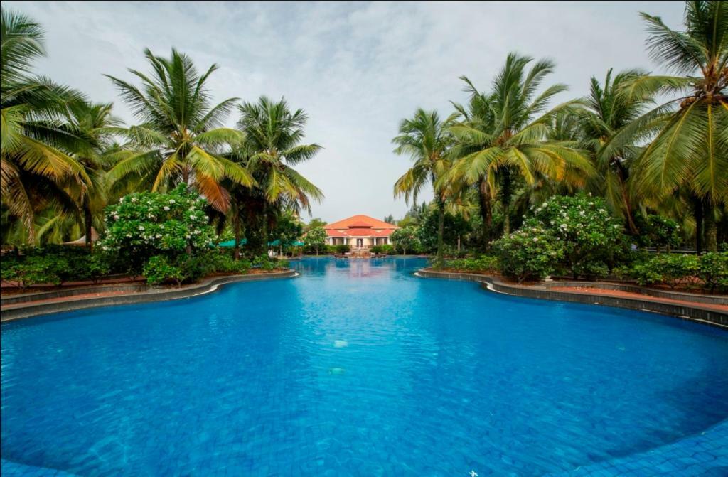 Ocean Spray Hotel Kalapettai Luaran gambar