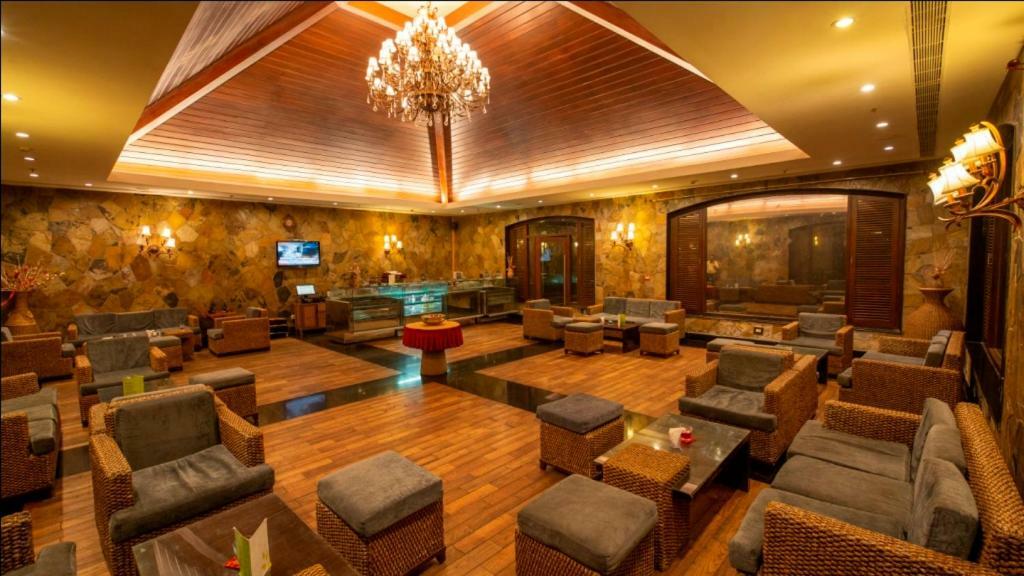 Ocean Spray Hotel Kalapettai Luaran gambar