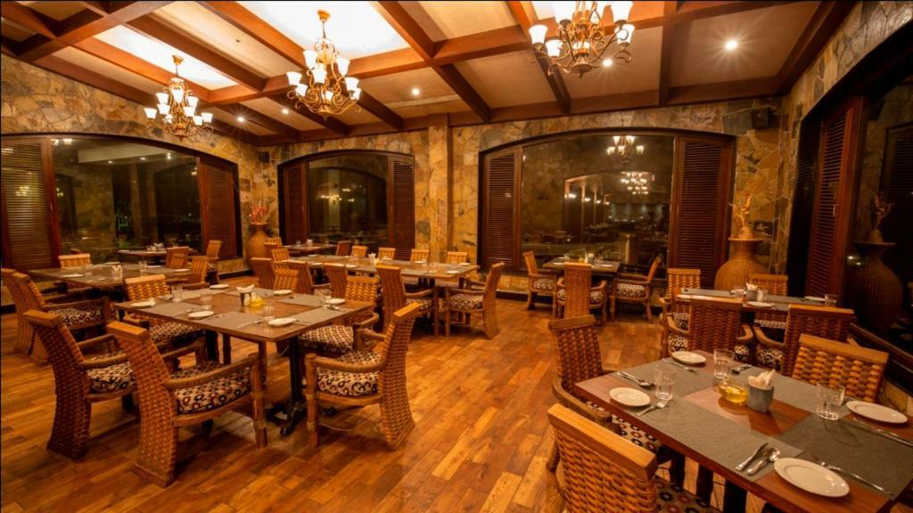 Ocean Spray Hotel Kalapettai Luaran gambar