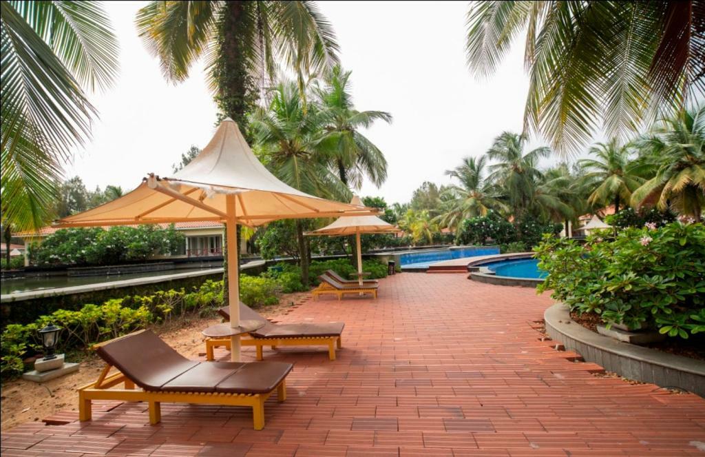Ocean Spray Hotel Kalapettai Luaran gambar