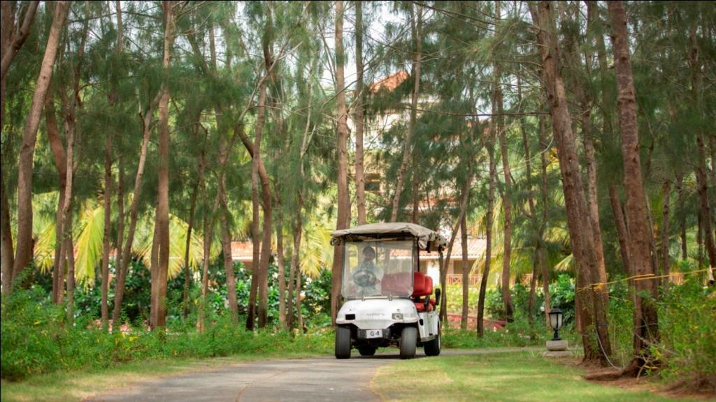 Ocean Spray Hotel Kalapettai Luaran gambar