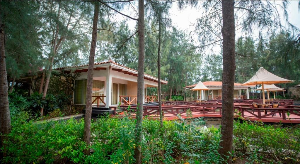 Ocean Spray Hotel Kalapettai Luaran gambar